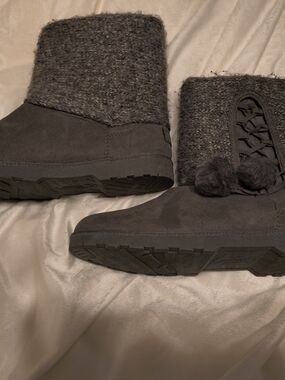 Cozy Knit Cuff Winter Boots in Dark Gray